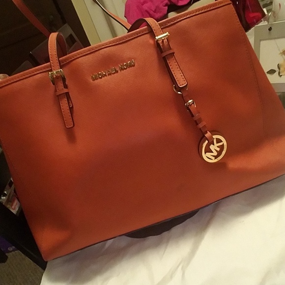 Michael Kors Handbags - 👉final price👈Authentic Michael Kors purse